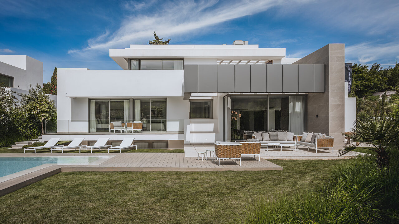 Villa te koop in Spanje - Andalusi - Costa del Sol - Estepona -  3.150.000