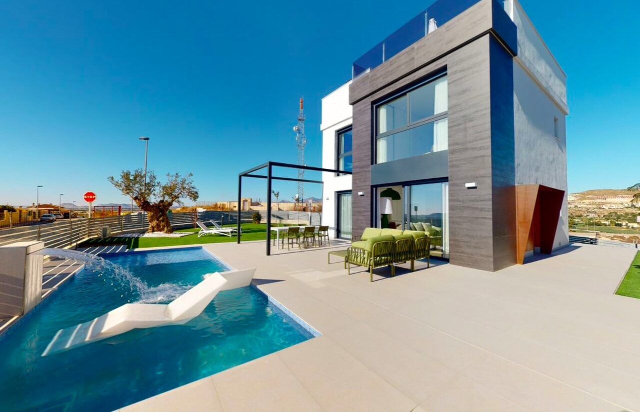 Villa for sale in Spain - Valencia (Region) - Costa Blanca - Mutxamel -  450.000